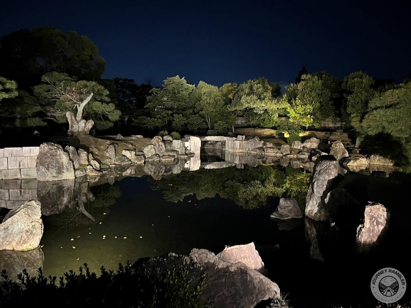 🏯 니노마루 역사 유적 정원(니노마루 시세키 테이엔) 이미지 9